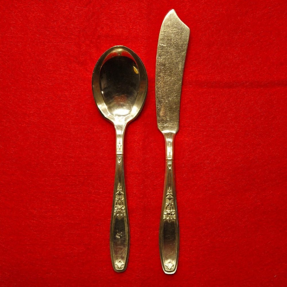 1847 Rogers Bros Silver-Plate Silverware Butter Knife & Sugar Shell‎